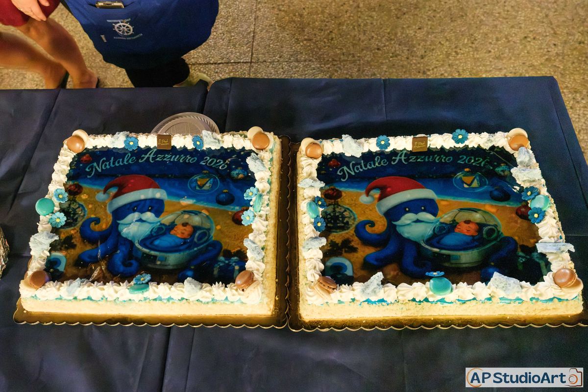 Le torte Natale Azzurro 2026 con il polpo
        Polino vestito da Babbo Natale